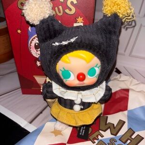 Crimson dancer Molly why so serious popmart